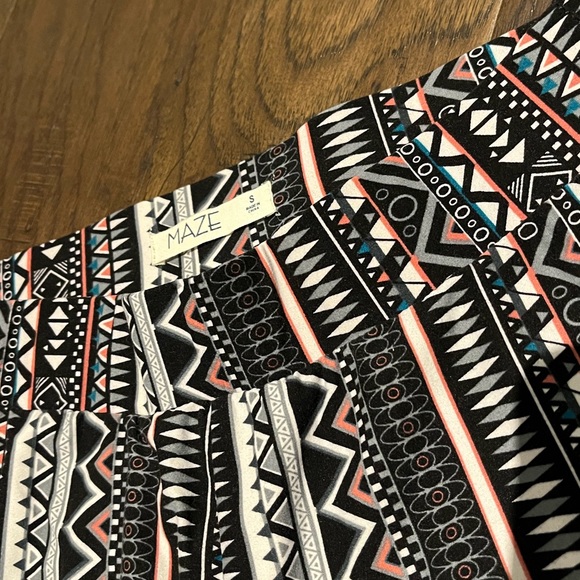 Fashion Nova printed pants - Picture 3 of 4